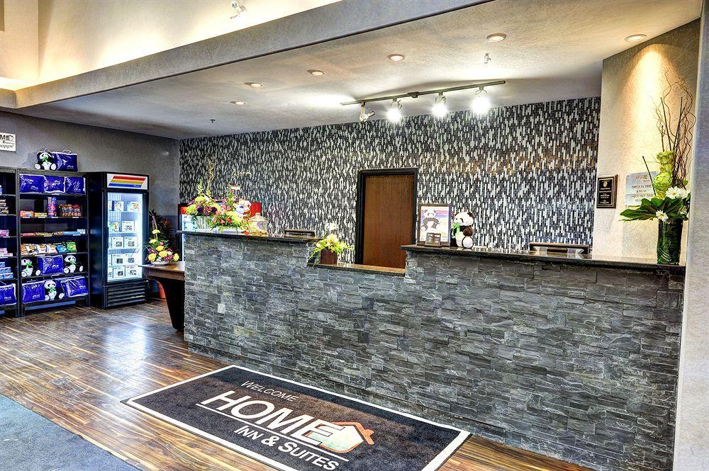 Home Inn & Suites Regina Airport Exteriér fotografie